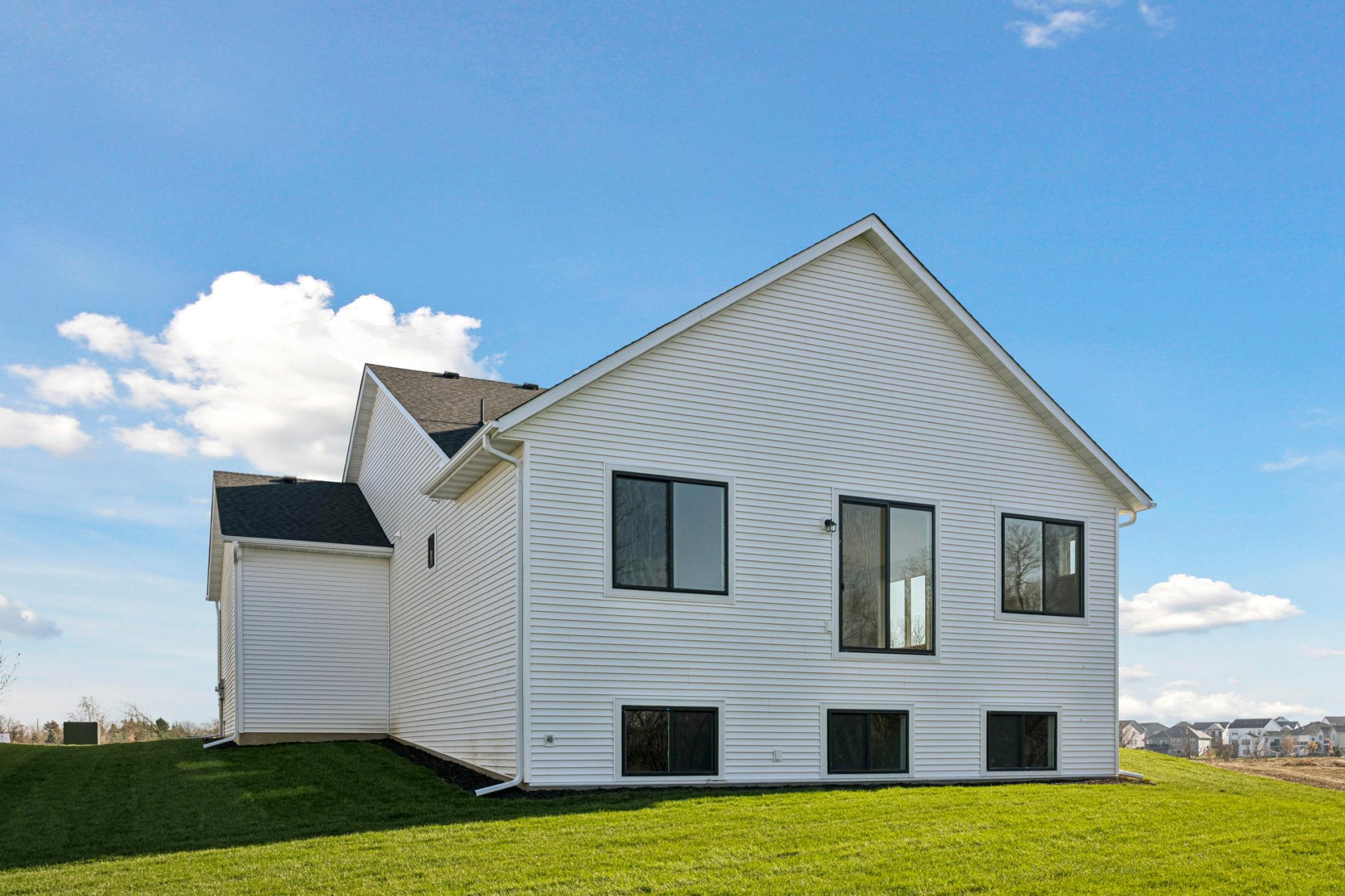 RW03002001 – Kendall A – 14703 Kingsview Lane North, Abundance of windows! Great Yard, and large sun-filled Finished lower level with lookout windows!
