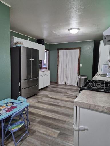 kitchen 2.jpg