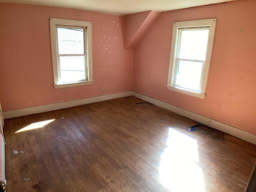 2319 W Broadway Avenue, Minneapolis, MN 55411