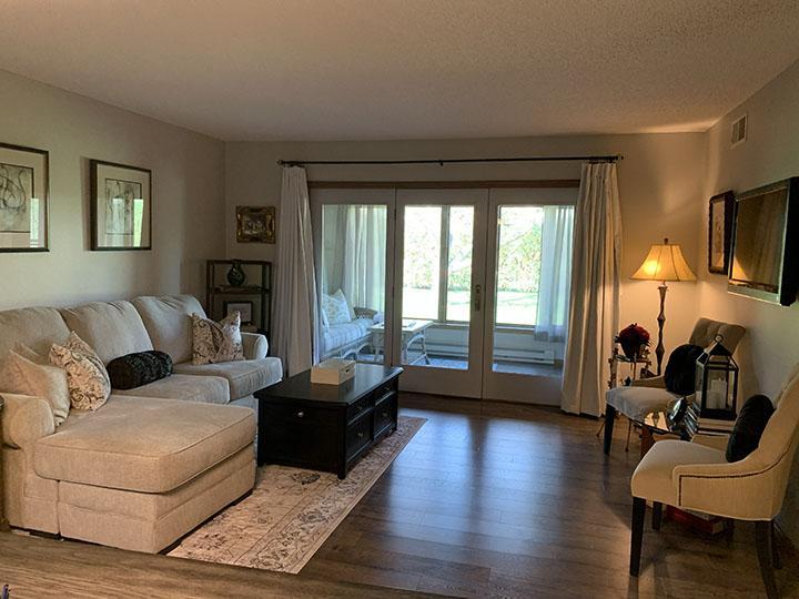 03-Livingroom.jpg