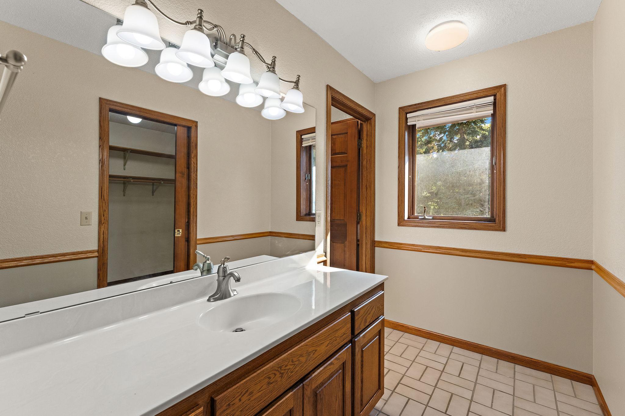 owners bath.jpg