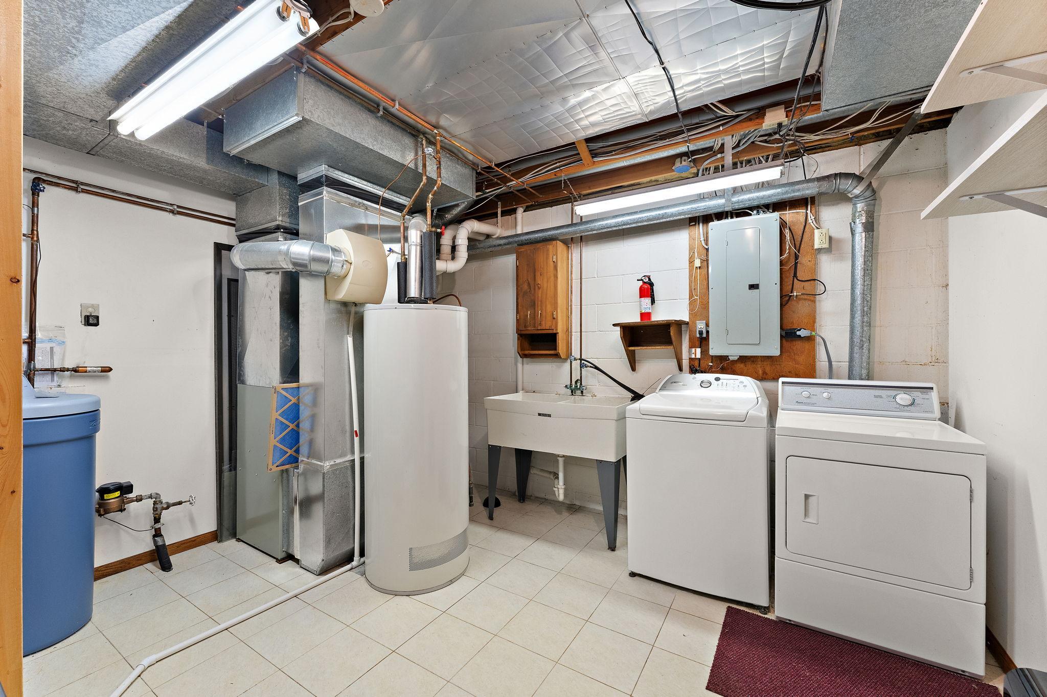 laundry lower level.jpg