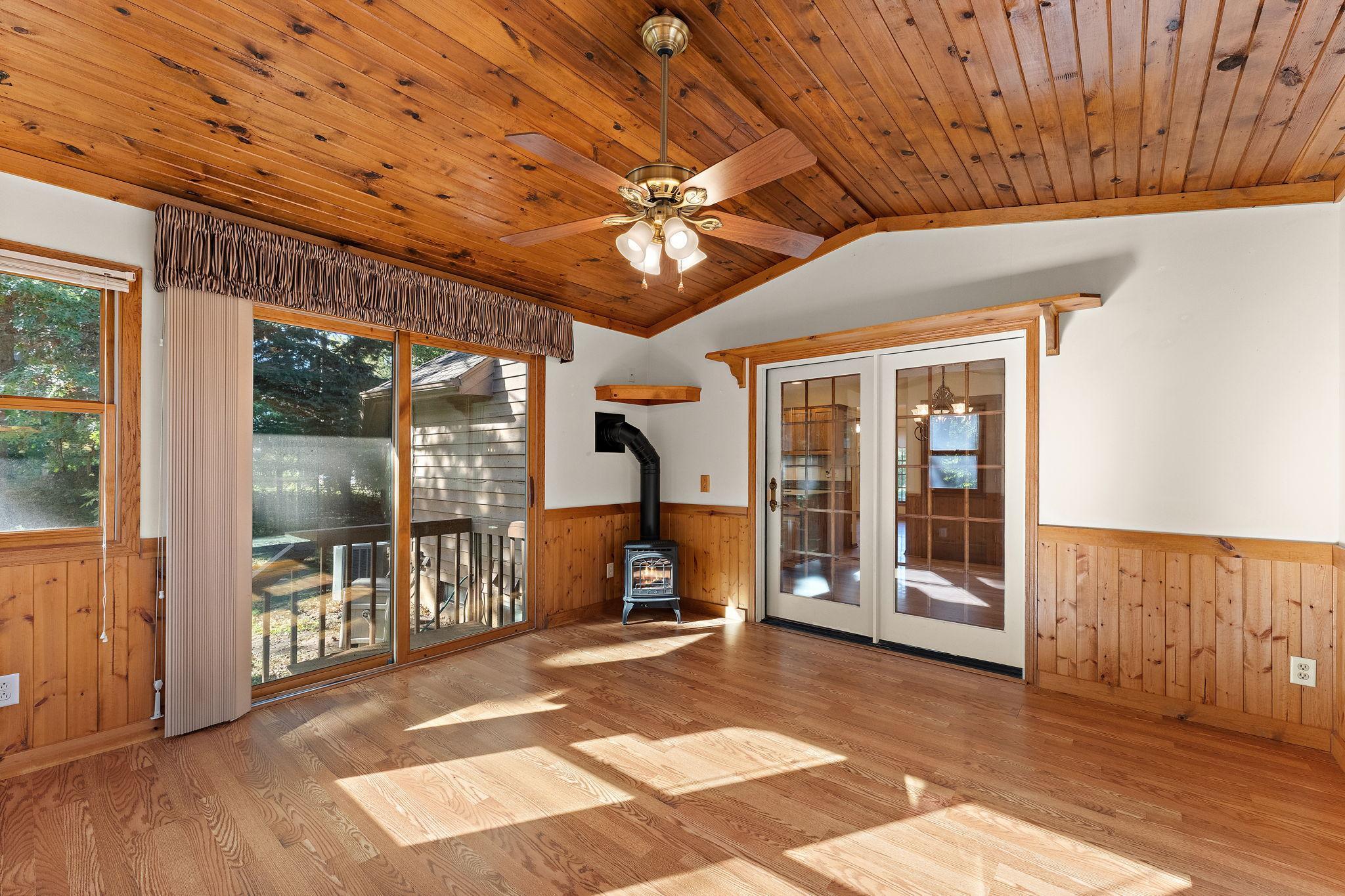 porch 2.jpg