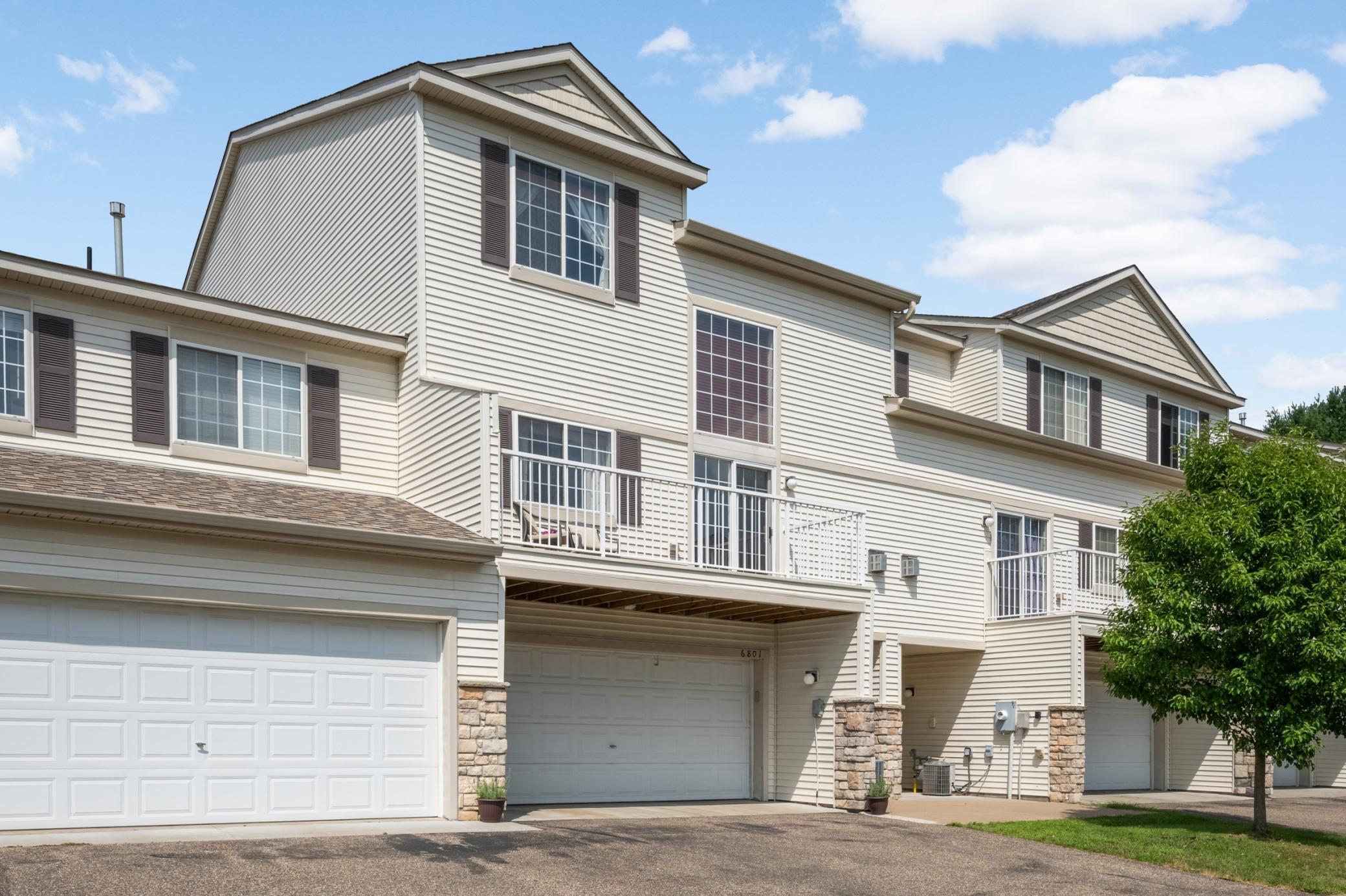 Lovely 2 bedroom 2 bath TH