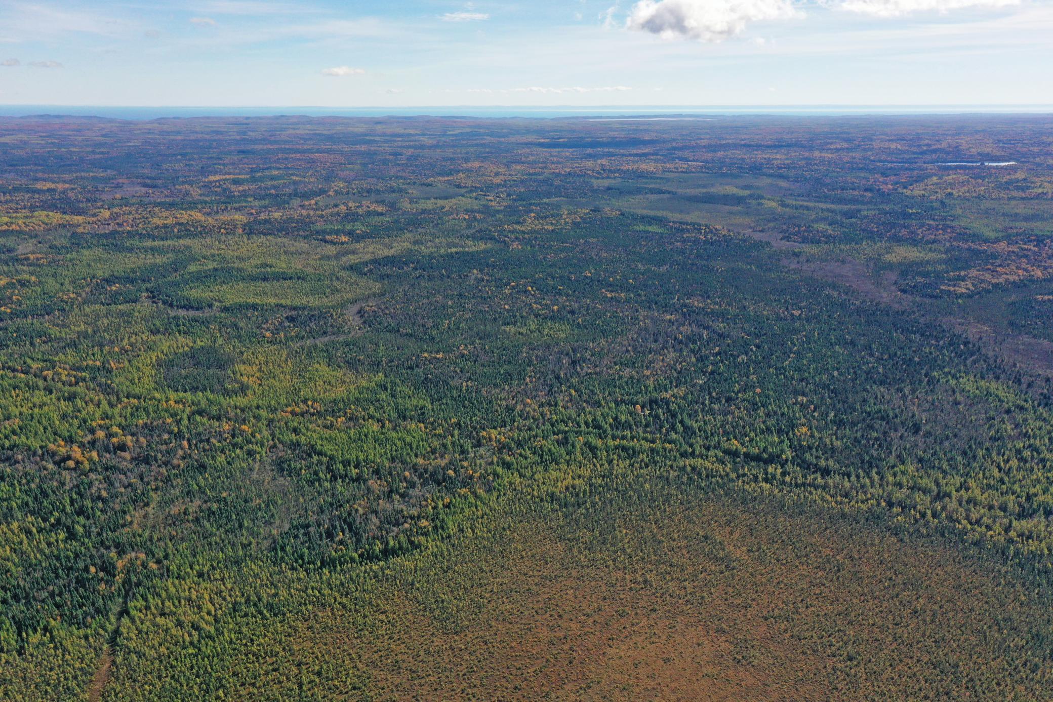 07-Lake-240-Aerial-07.JPG