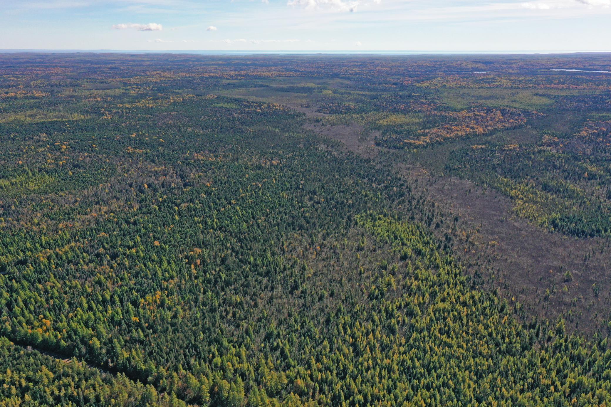 02-Lake-240-Aerial-02.JPG