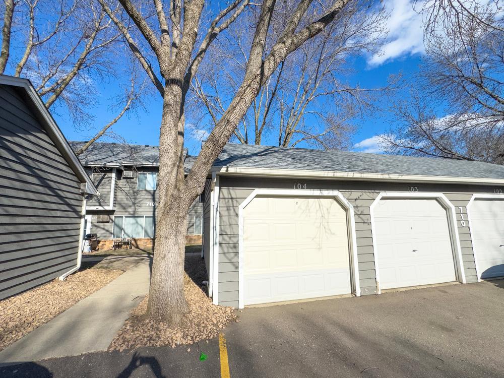 Detached Garage #104.jpg