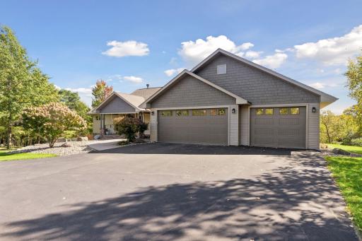 555 Chinnock Lane, River Falls, WI 54022