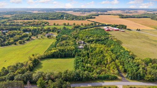 555 Chinnock Lane, River Falls, WI 54022