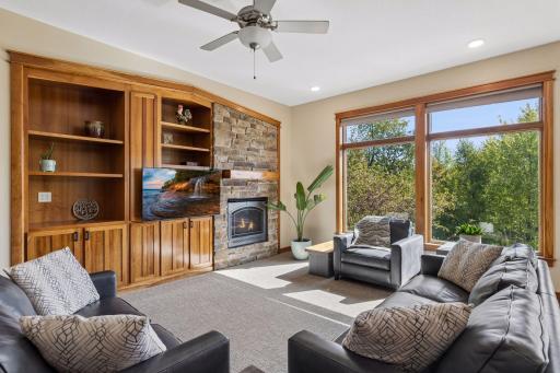 555 Chinnock Lane, River Falls, WI 54022