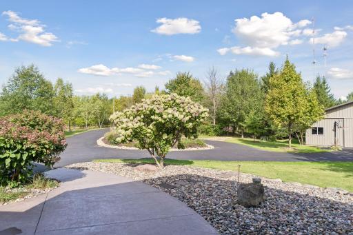 555 Chinnock Lane, River Falls, WI 54022