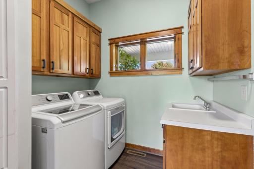 555 Chinnock Lane, River Falls, WI 54022