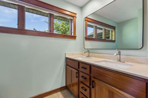 555 Chinnock Lane, River Falls, WI 54022