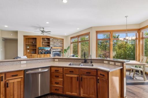 555 Chinnock Lane, River Falls, WI 54022