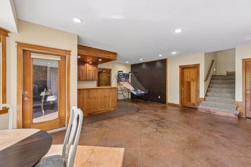 555 Chinnock Lane, River Falls, WI 54022