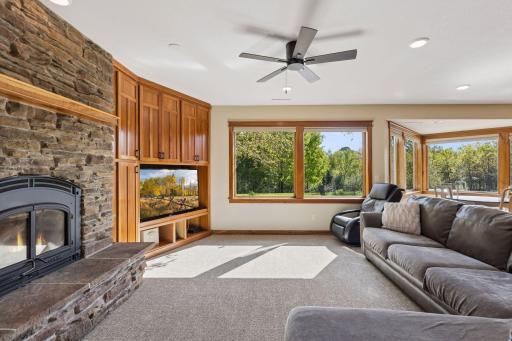 555 Chinnock Lane, River Falls, WI 54022