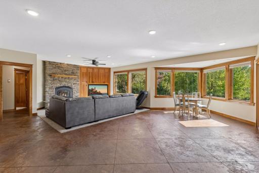 555 Chinnock Lane, River Falls, WI 54022