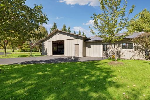 555 Chinnock Lane, River Falls, WI 54022