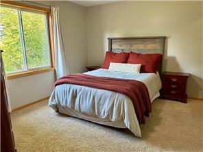 1283 Creekside Drive, Waconia, MN 55387