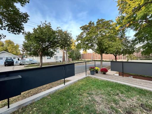Can't say enough about the fencing, the details on the steps & retaining wall.