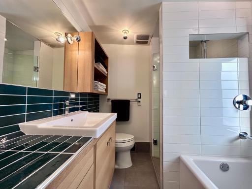 Upper level full bath. Separate tub & shower!