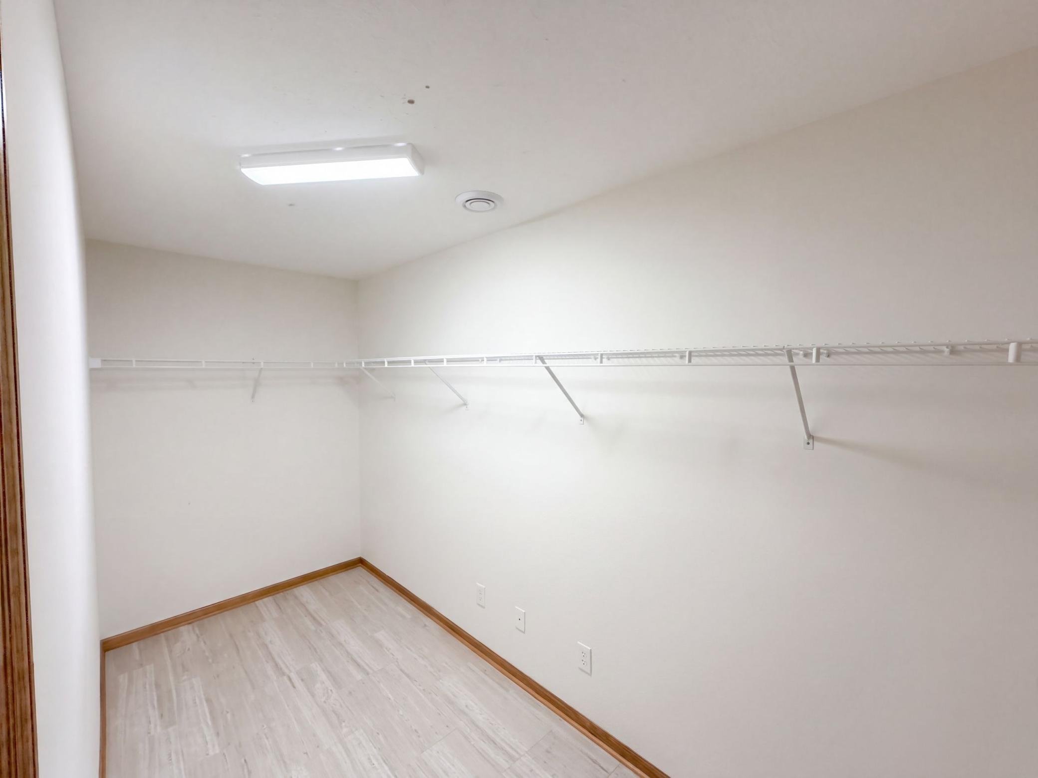 listing_24.jpg