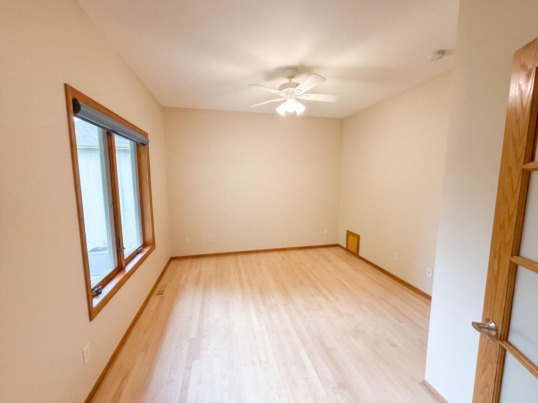 listing_10.jpg
