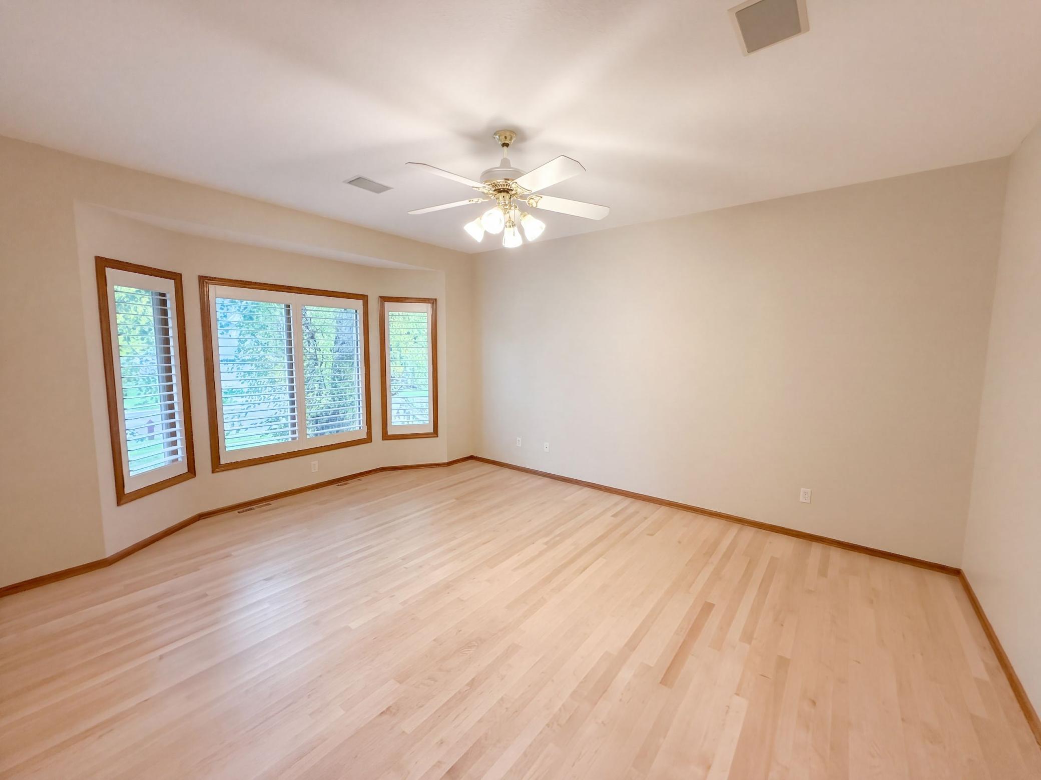 listing_3.jpg