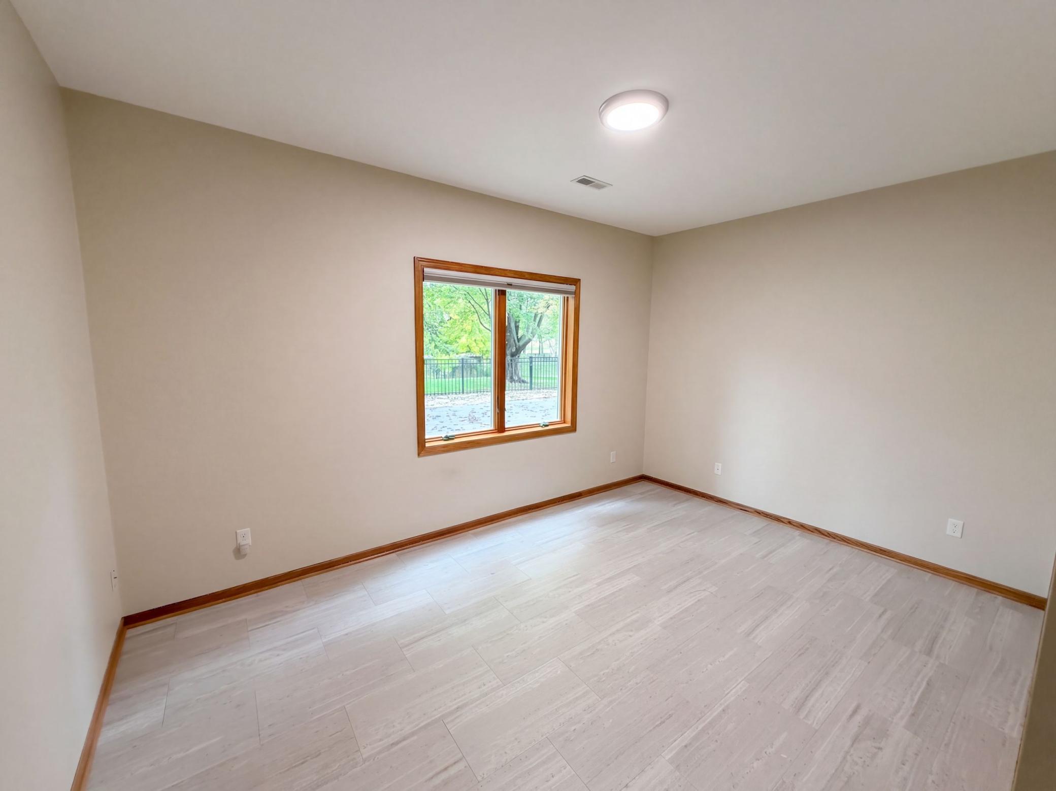 listing_25.jpg
