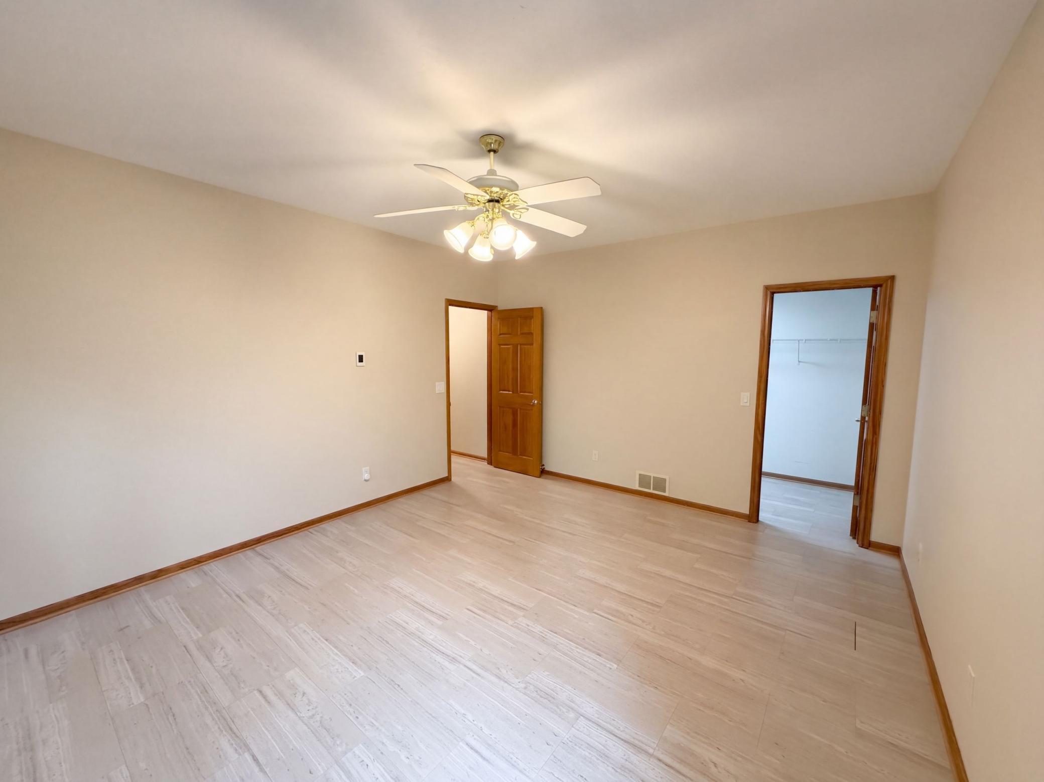 listing_23.jpg