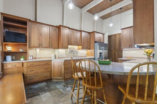 6317 Oak Meadow Lane NW, Rochester, MN 55901