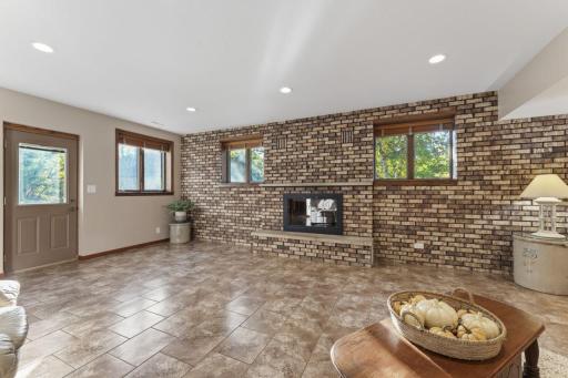 6317 Oak Meadow Lane NW, Rochester, MN 55901