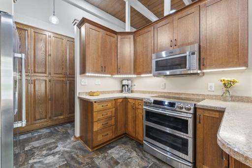 6317 Oak Meadow Lane NW, Rochester, MN 55901