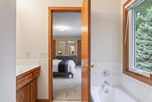 13640 Gardenia Path, Apple Valley, MN 55124
