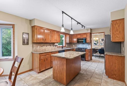 13640 Gardenia Path, Apple Valley, MN 55124