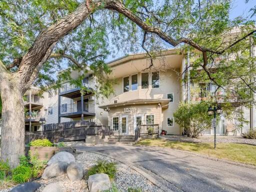 10211 Cedar Lake Road, 115, Minnetonka, MN 55305