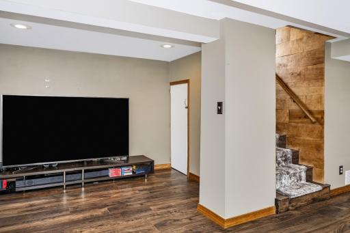 1325 Everest Lane N, Plymouth, MN 55447