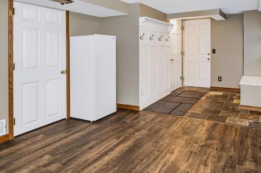 1325 Everest Lane N, Plymouth, MN 55447