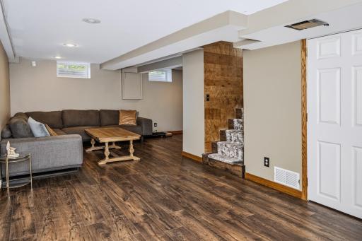 1325 Everest Lane N, Plymouth, MN 55447