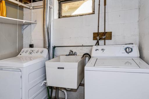 1325 Everest Lane N, Plymouth, MN 55447