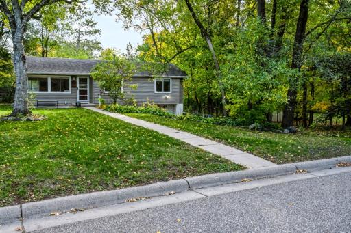 1325 Everest Lane N, Plymouth, MN 55447