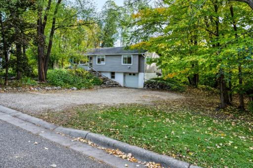 1325 Everest Lane N, Plymouth, MN 55447