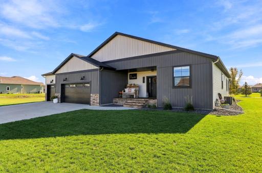 140 Annies Way, Mapleton, ND 58059