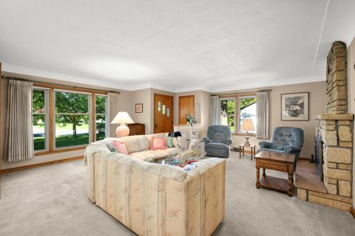 4036 Hampshire Avenue N, Crystal, MN 55427
