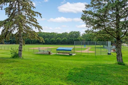 4036 Hampshire Avenue N, Crystal, MN 55427