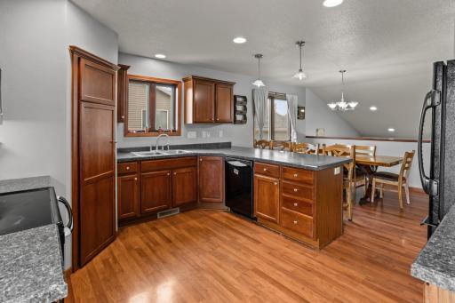 1240 38th Avenue S, Moorhead, MN 56560