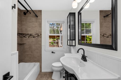 7613 W Lake Street, Saint Louis Park, MN 55426