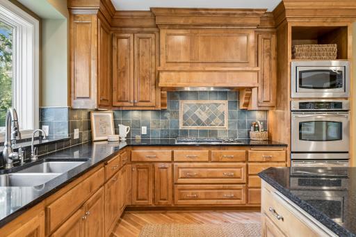 14030 Stonegate Lane, Minnetonka, MN 55345