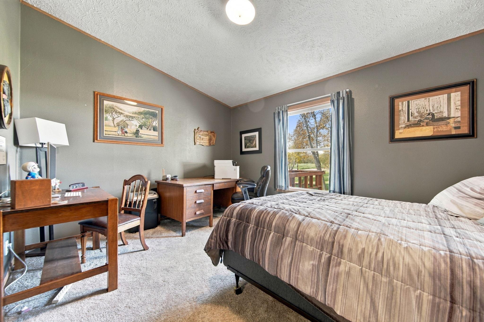 Additional features 1 bedroom.