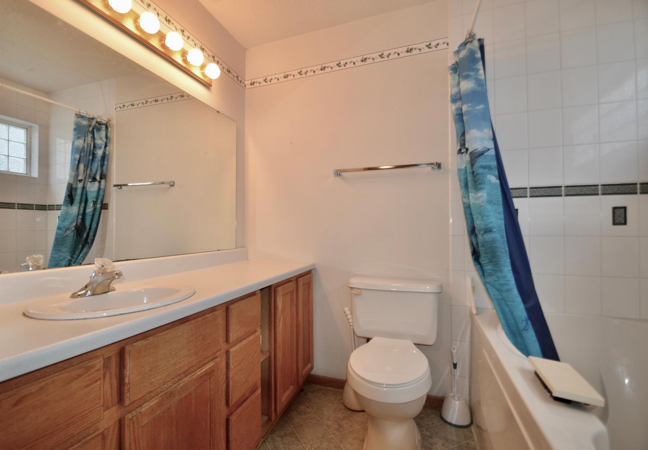 Primary Bath.JPG